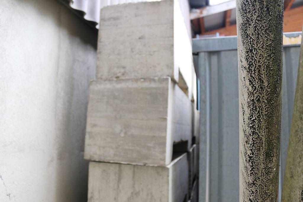 Pietre & tegole: Betonklötze pro Stuck – Usato da Unteriberg venduto da Konstibau 3