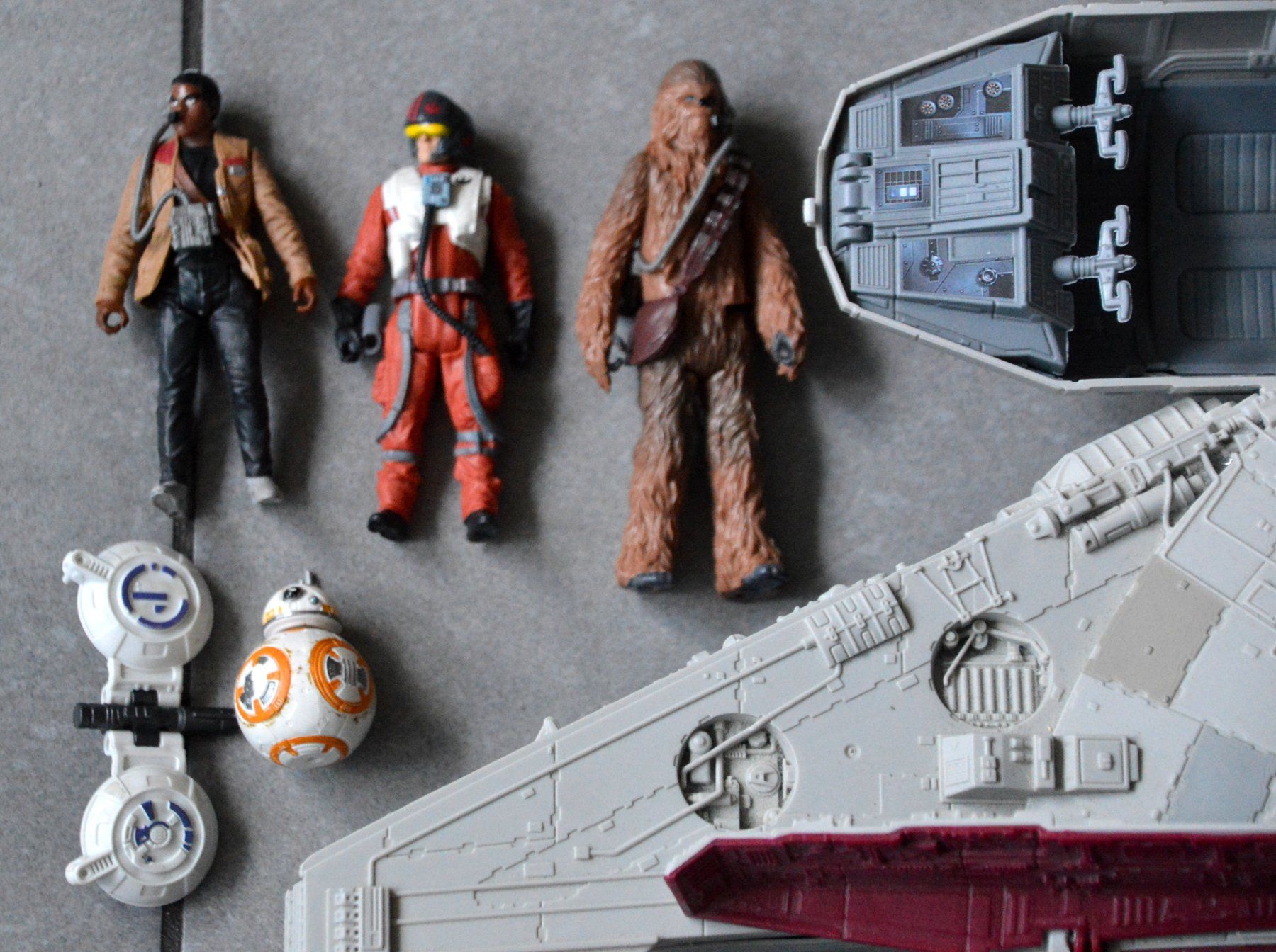 Star Wars Giocattoli: Star Wars Faucon Millenium Hero Vehicle – Usato da Collonges venduto da arashee 2