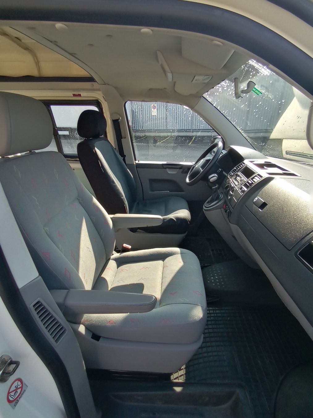 VW Veicoli commerciali: VW T5 (Langversion)–Zuverlässiger Allrounder&Camperbasis – Usato da Basel venduto da RueschMotorColl 4