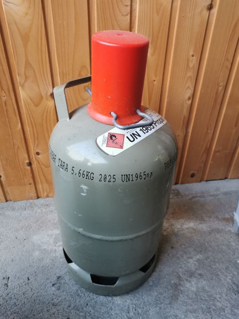 Appareils à gaz et accessoires: Gasflasche (deutsche Version) – D'occasion à Grüt (Gossau ZH) par fkroetz 1