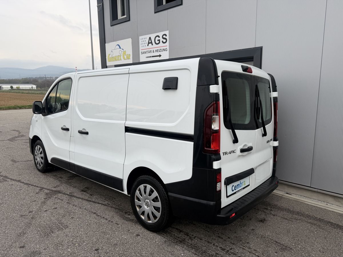 Renault Véhicules utilitaires: Renault Trafic 2.0 dCi  – D'occasion à Däniken SO par Geraluxcar 1