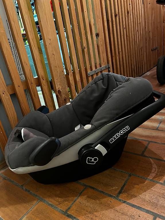 Seggiolini per auto: Maxi Cosi Babyschale – Usato da Zofingen venduto da vLo_ur 2