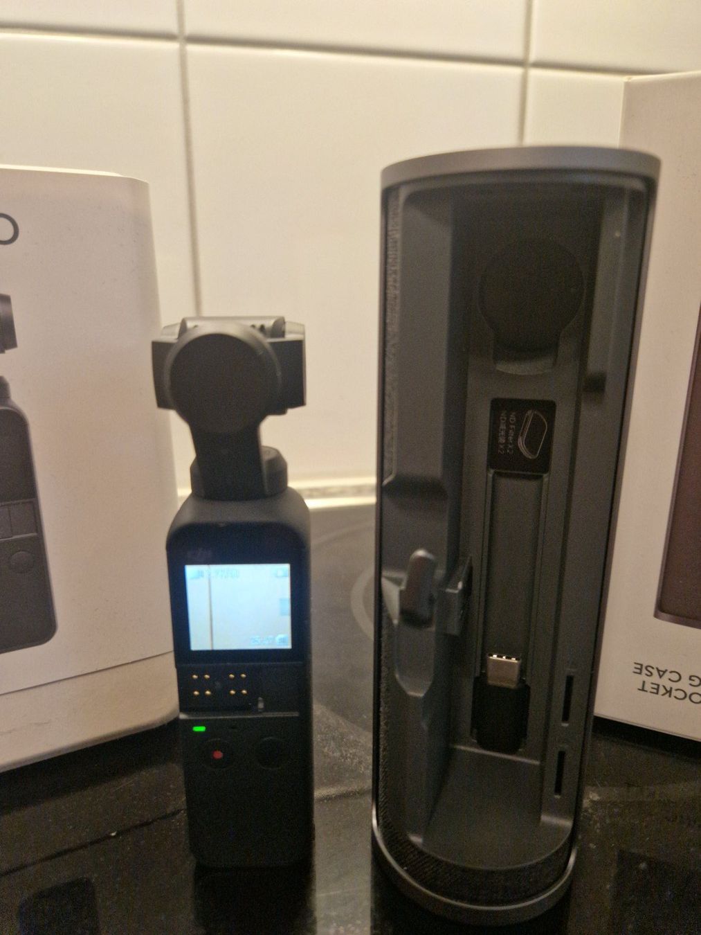 DJI Camcorder: DJI Osmo Pocket Kamera mit Ladecase – Gebraucht aus Port von ferrari93 1