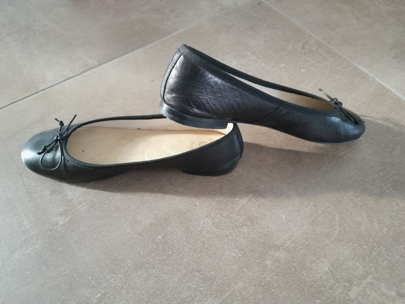 Scarpe da donna: Schwarze Ballerinas – Usato da Alterswil FR venduto da jas_cp68 1