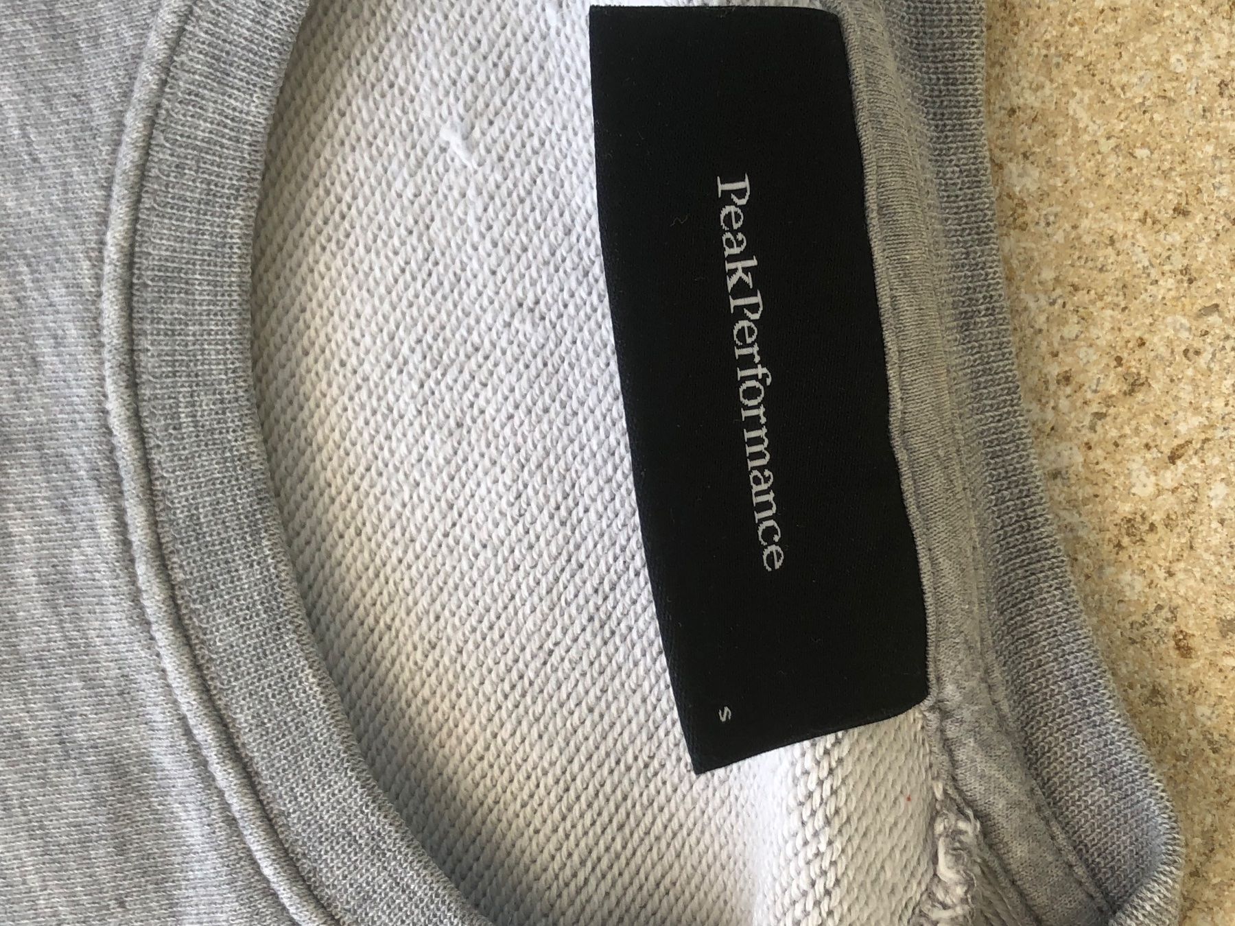 Peak Performance Maglioni & Felpe: Grey Peak Performance crew neck raglan sweater – Usato da Lausanne venduto da jul_jpm7 2