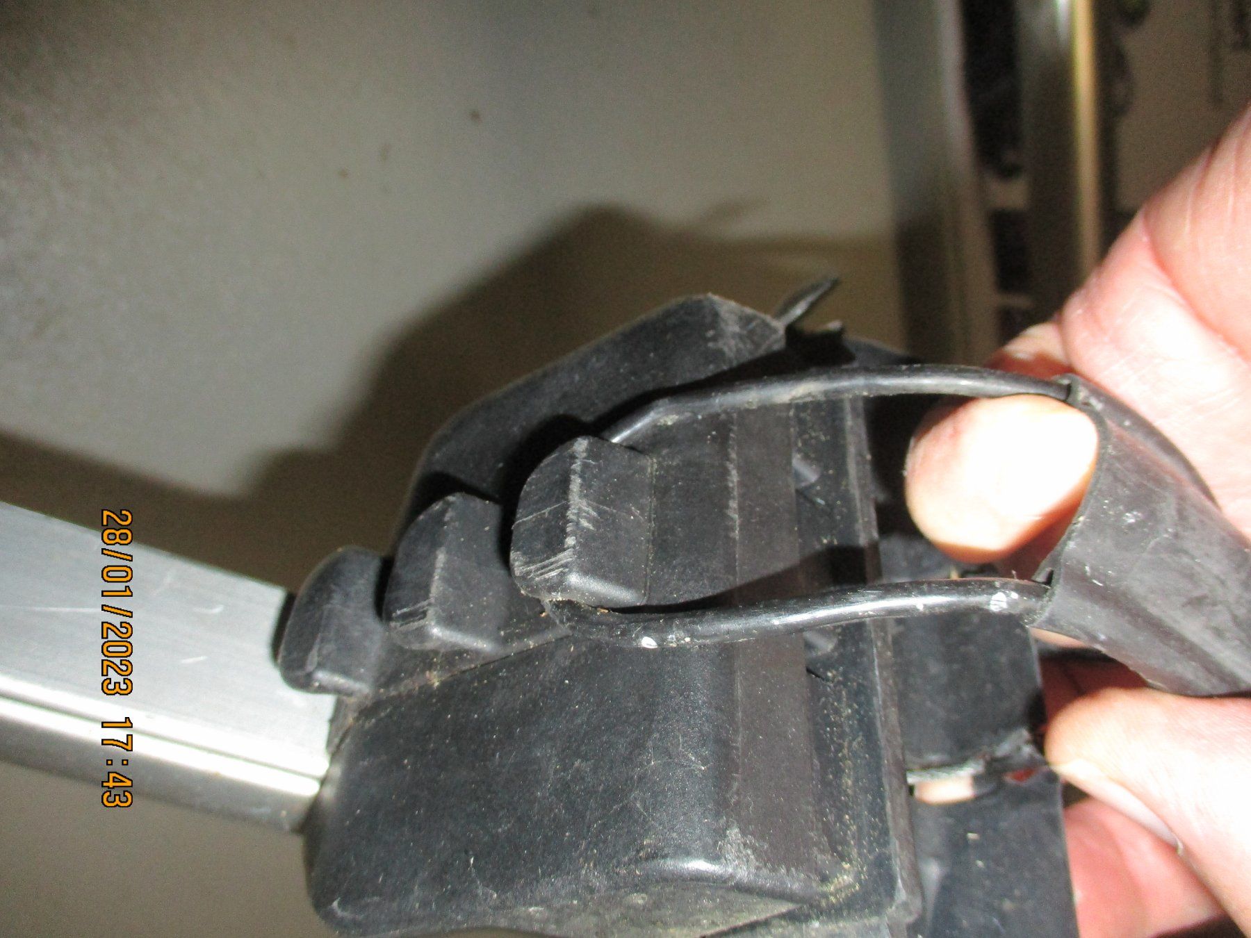 Dachträger: Dachträger / Querträger für Dachbox – Gebraucht aus Oftringen von Sialur 5