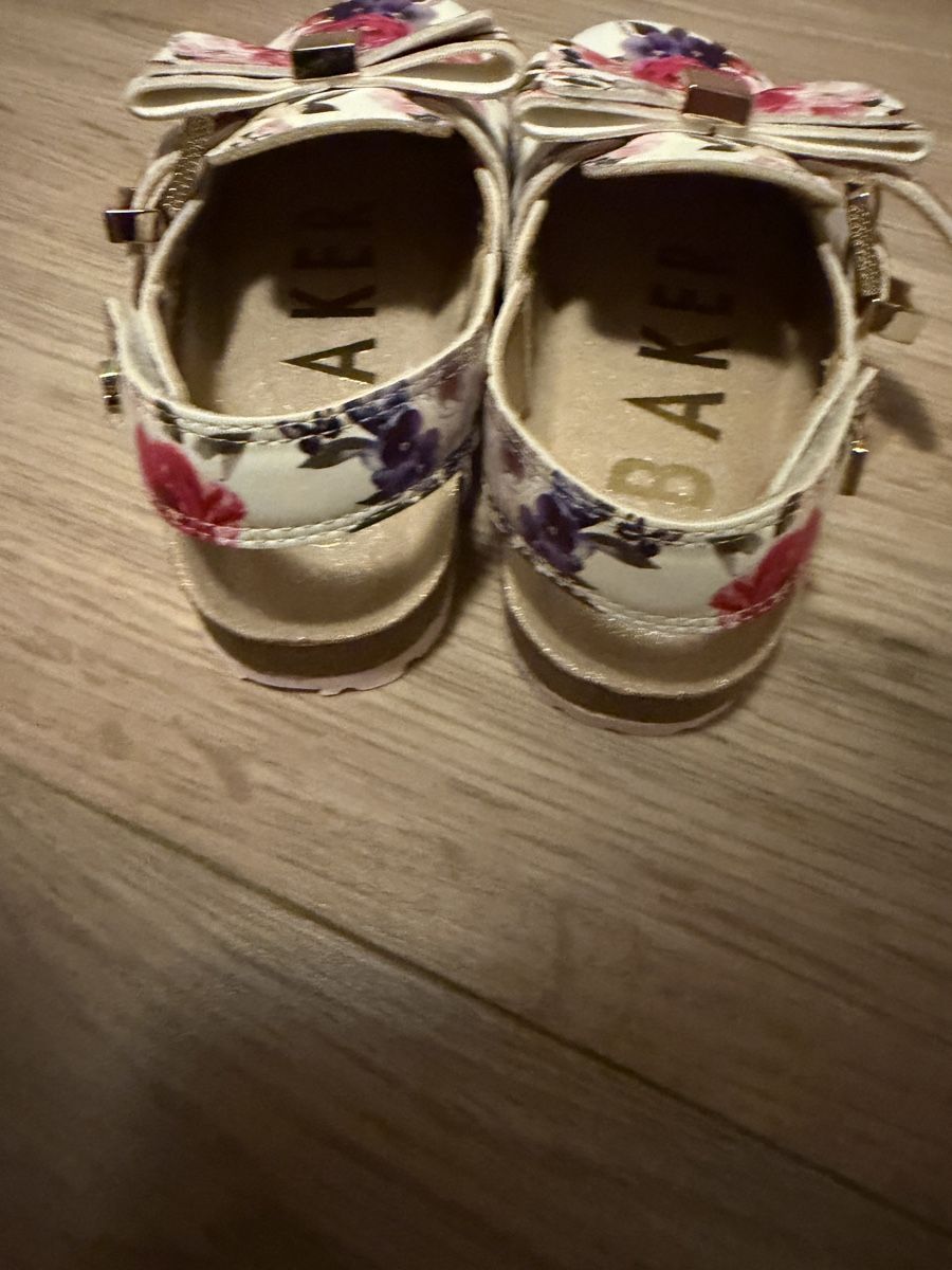 Ted Baker Scarpe per ragazze: Schuhe BAKER Blumenmuster Grösse 25.5 – Nuovo e nell'imballaggio originale da Reiden venduto da Gan-Dra 3