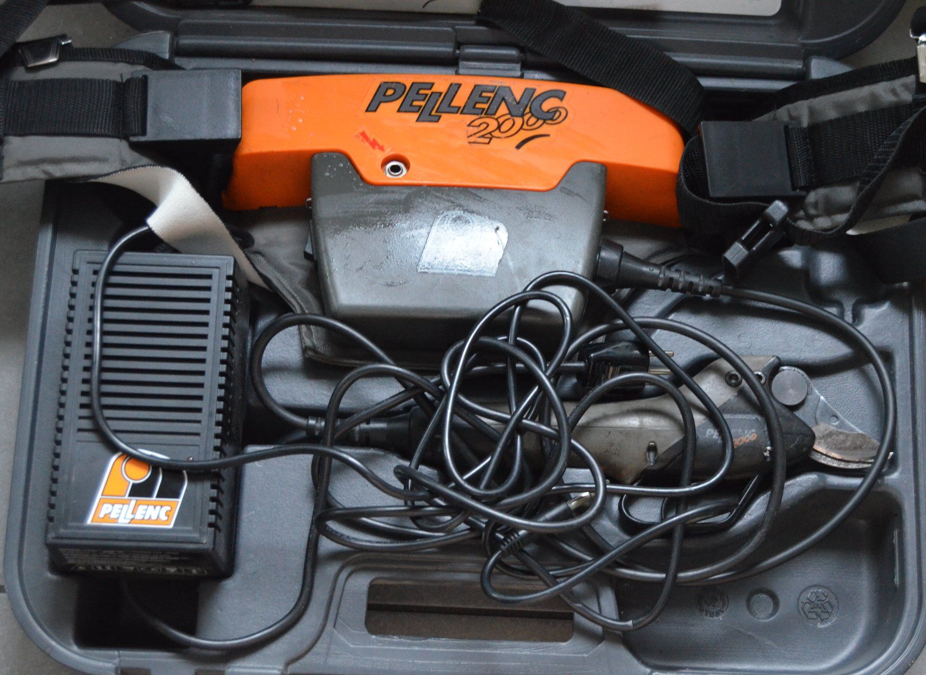 Tutti gli attrezzi: Pellenc 2000 Elektrische Gartenschere / Sécateur électrique – Usato da Collonges venduto da arashee 1