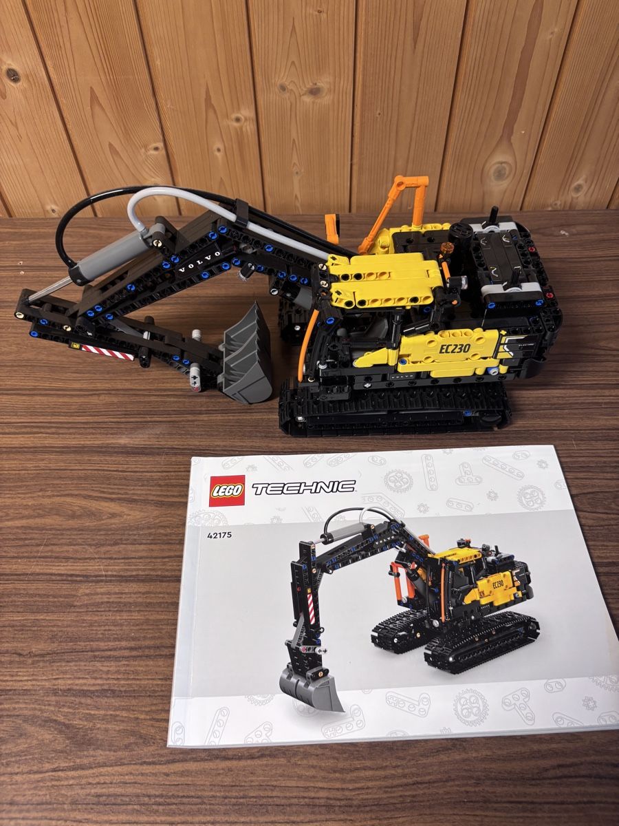 Lego Kit di costruzioni: LEGO Technic 42175 Lastwagen mit Bagger – Usato da Gerlafingen venduto da Marcryter 1