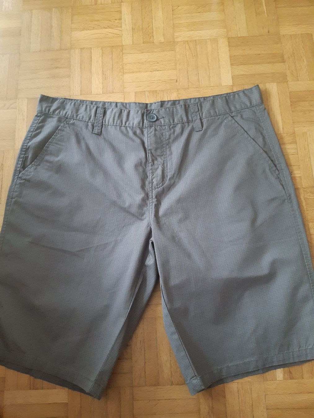 Pantaloni: Sommerkurzehosen – Usato da Aarau venduto da crissta