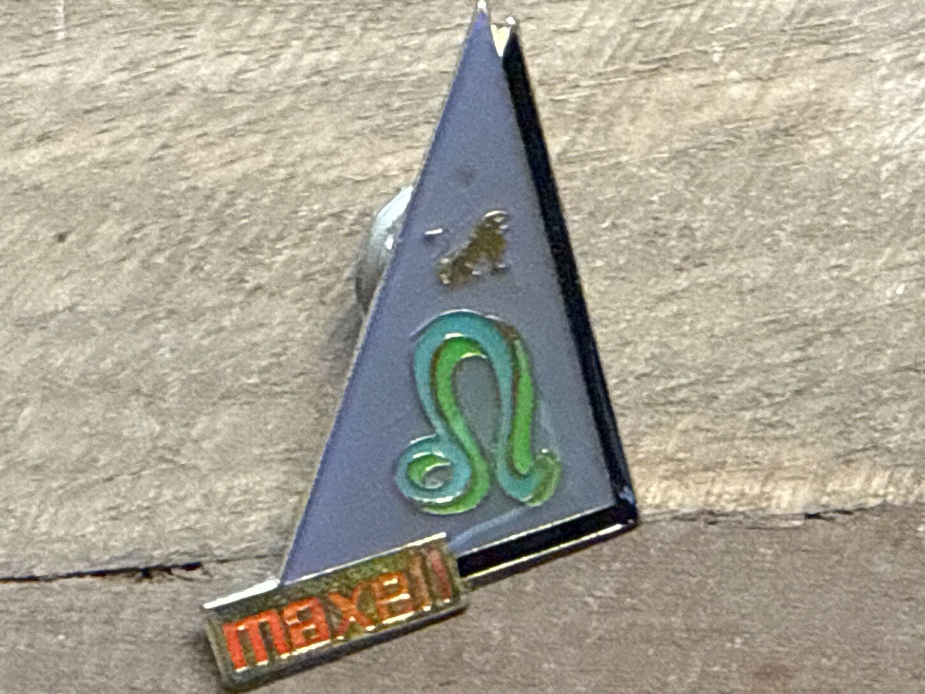 Placchette & Badge: Pin – Usato da Amriswil venduto da used2use