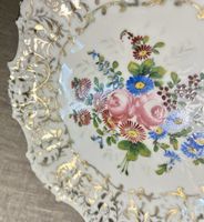 Ancienne assiette fleurs peintes main et dorures or 21 ct