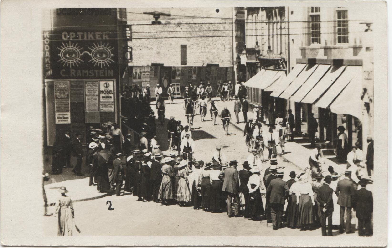 Ansichtskarten: BASEL BS 1917 Velorennen in der Eisengasse – Gebraucht aus Rothrist von Clanx