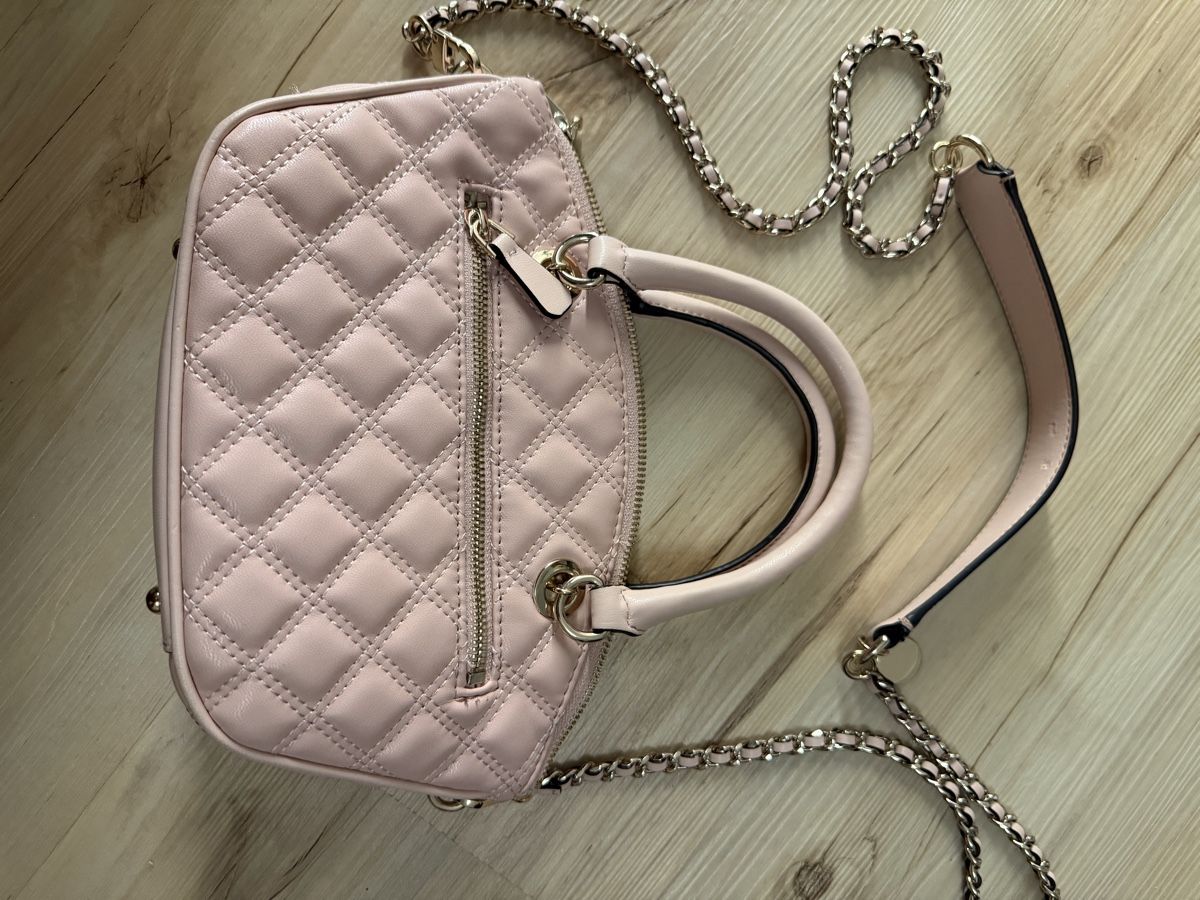 Guess Sacs femmes: Rosa Guess Handtasche – Neuf (Voir description) à Au ZH par sel_z8vp 3