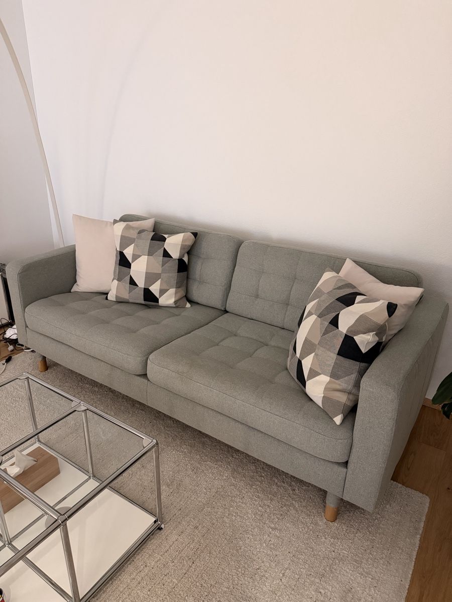 Sofas: 2er-Sofa Landskrona | Hellgrün – Gebraucht aus Zürich von therealvologram82