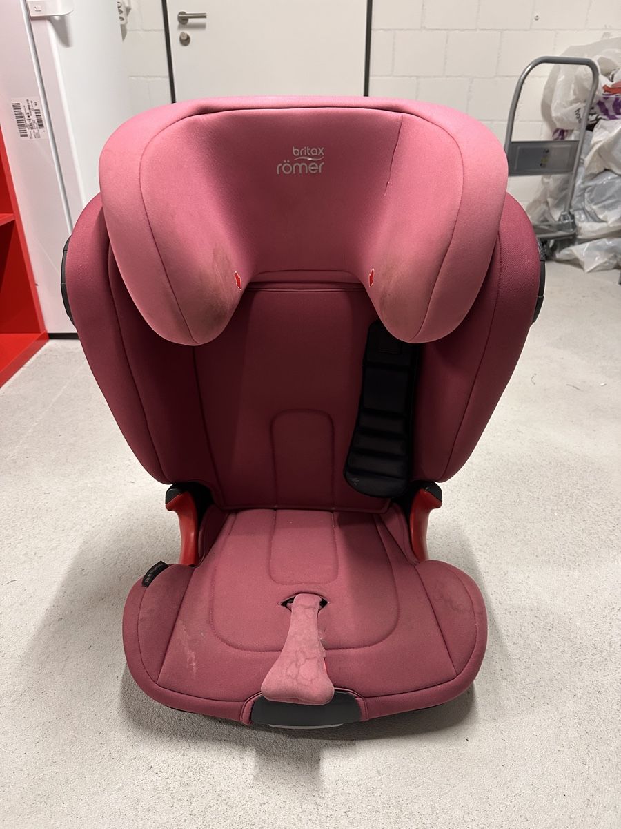 Britax Römer Auto-Kindersitze: Kindersitz Britax Römer Kidfix – Gebraucht aus Oberwil-Lieli von YogaTeacher 3