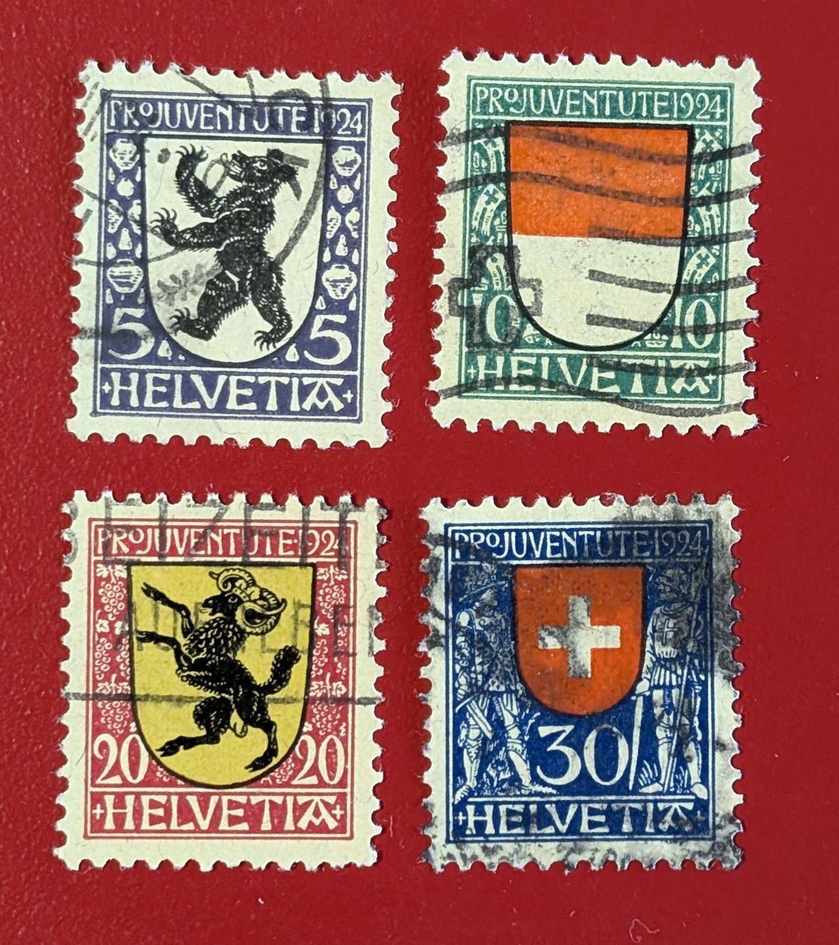Tutti i francobolli: PRO JUVENTUT SATZ 29 - 32 1924 GESTEMPELT – Usato da Düdingen venduto da Quartierstrasse