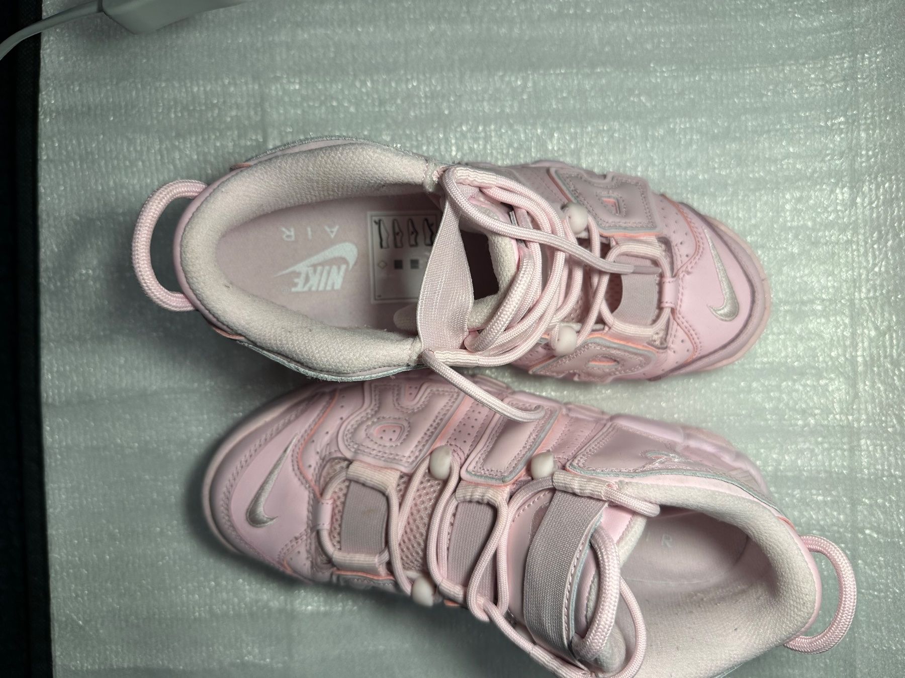 Nike Scarpe da donna: Nike Air More Uptempo "Pink Foam – Nuovo (secondo la descrizione) da Onex venduto da eri_jx6q 4