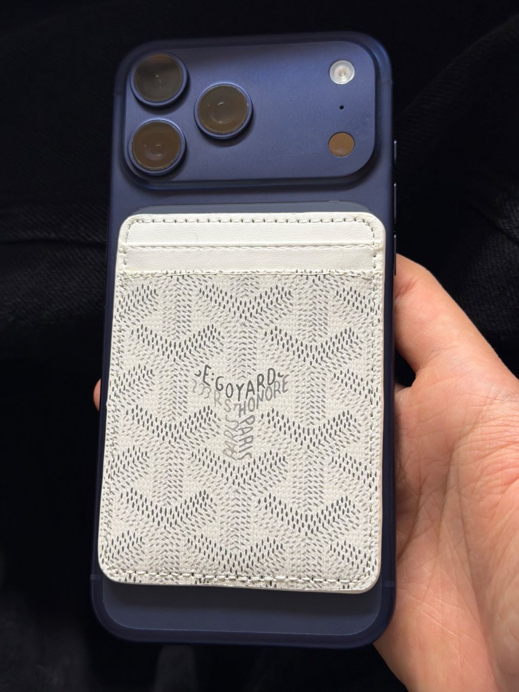 Apple Cover & Protezioni schermo: MagSafe Wallet White – Usato da Chur venduto da Madeys
