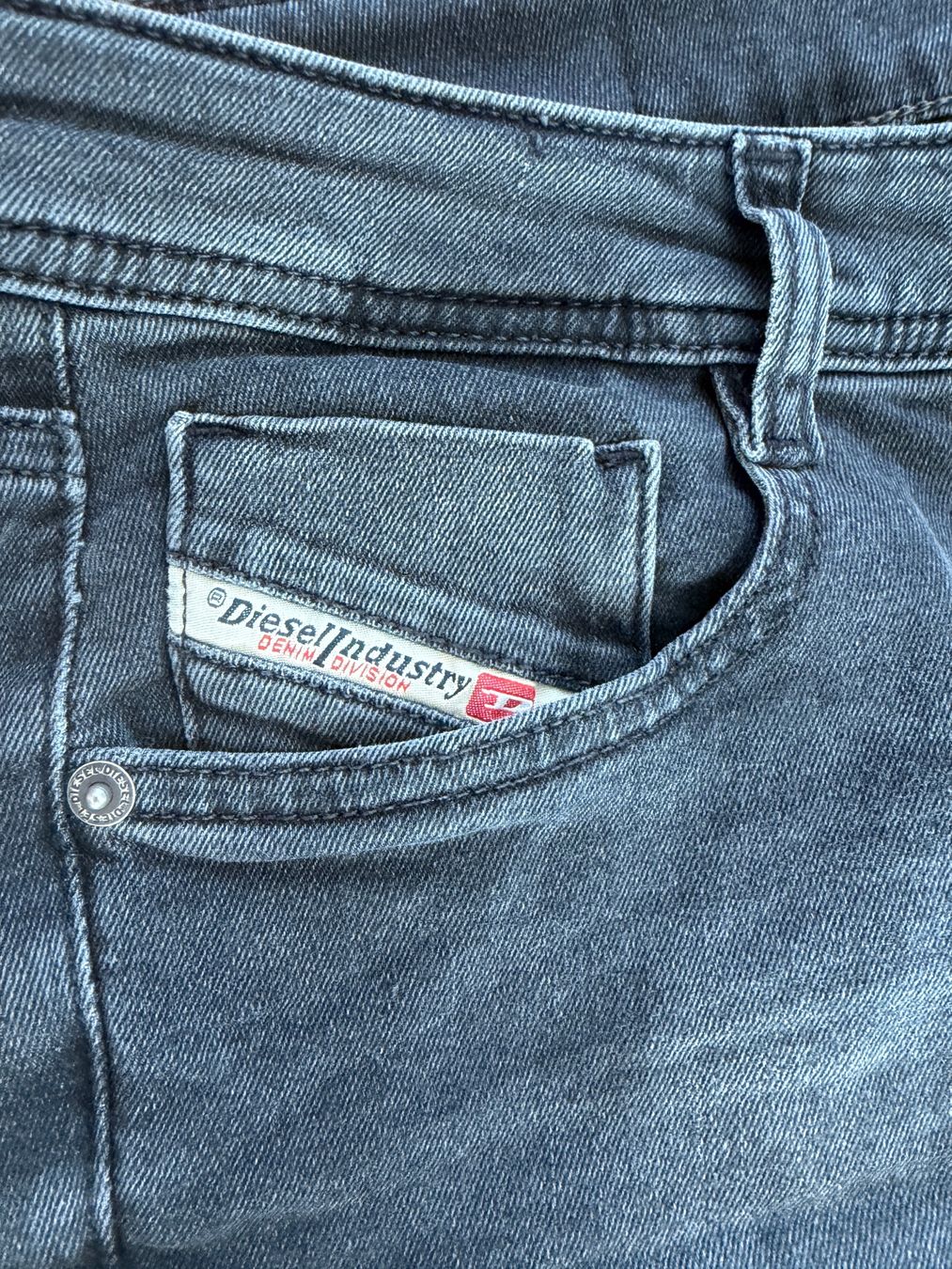Diesel Jeans: Diesel Jeans Gr. 30 Neu – Nuovo (secondo la descrizione) da Ehrendingen venduto da Nr.7 1