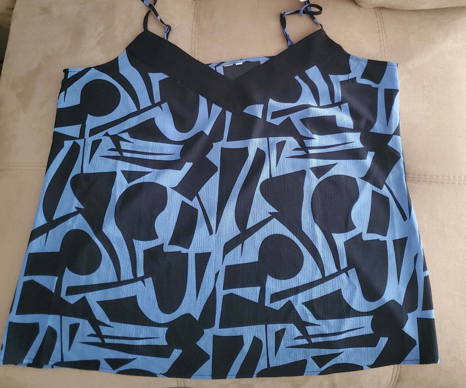 Only Tops: top Only Carmakoma – Neu (gemäss Beschreibung) aus Montsevelier von Sherlock007