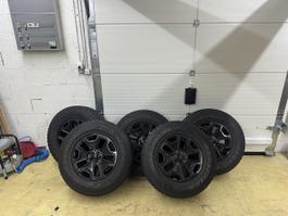 Pneus Goodyear Wrangler 245/75R17 sur jantes Jeep d'hiver