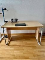 NEUWERTIGER SCHREIBTISCH