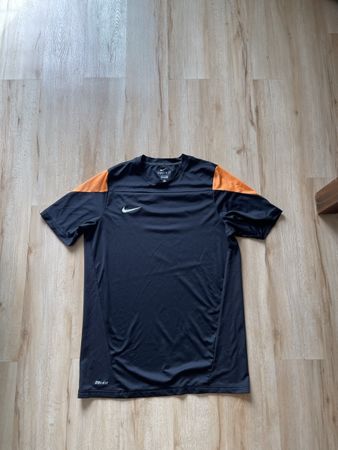 T-shirt Nike Dri-Fit sport homme  L - Idéal pour le pr
