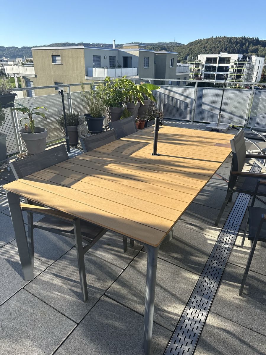 Tavoli: Gartentisch mit Holzoptik – Usato da Weiach venduto da DanielaCecillia