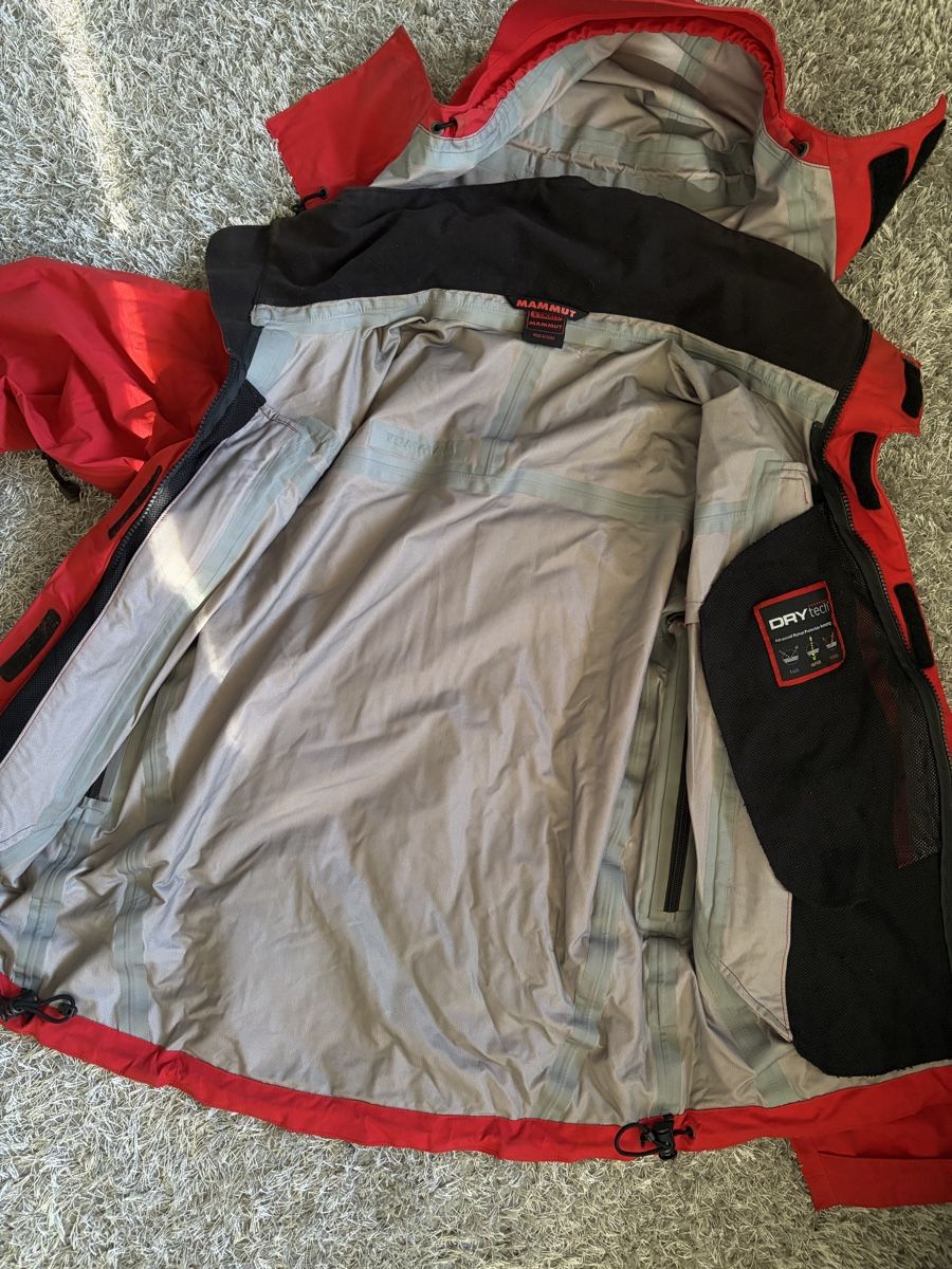 Mammut Vestes: Mammut Jacket red size X-SMALL – D'occasion à Brislach par edu_t6pq 6