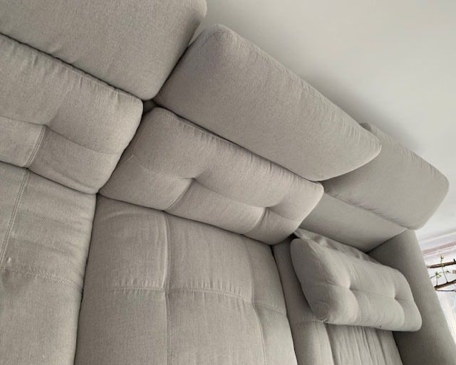 Divani: hellgraues / beiges Ecksofa mit elektrischer Ausziehbank – Usato da Einsiedeln venduto da gastroinventar 3