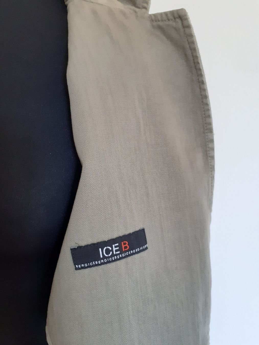 Iceberg Giacche: Giacca ICEBERG – Usato da Morbio Inferiore venduto da vin_fdj2 4