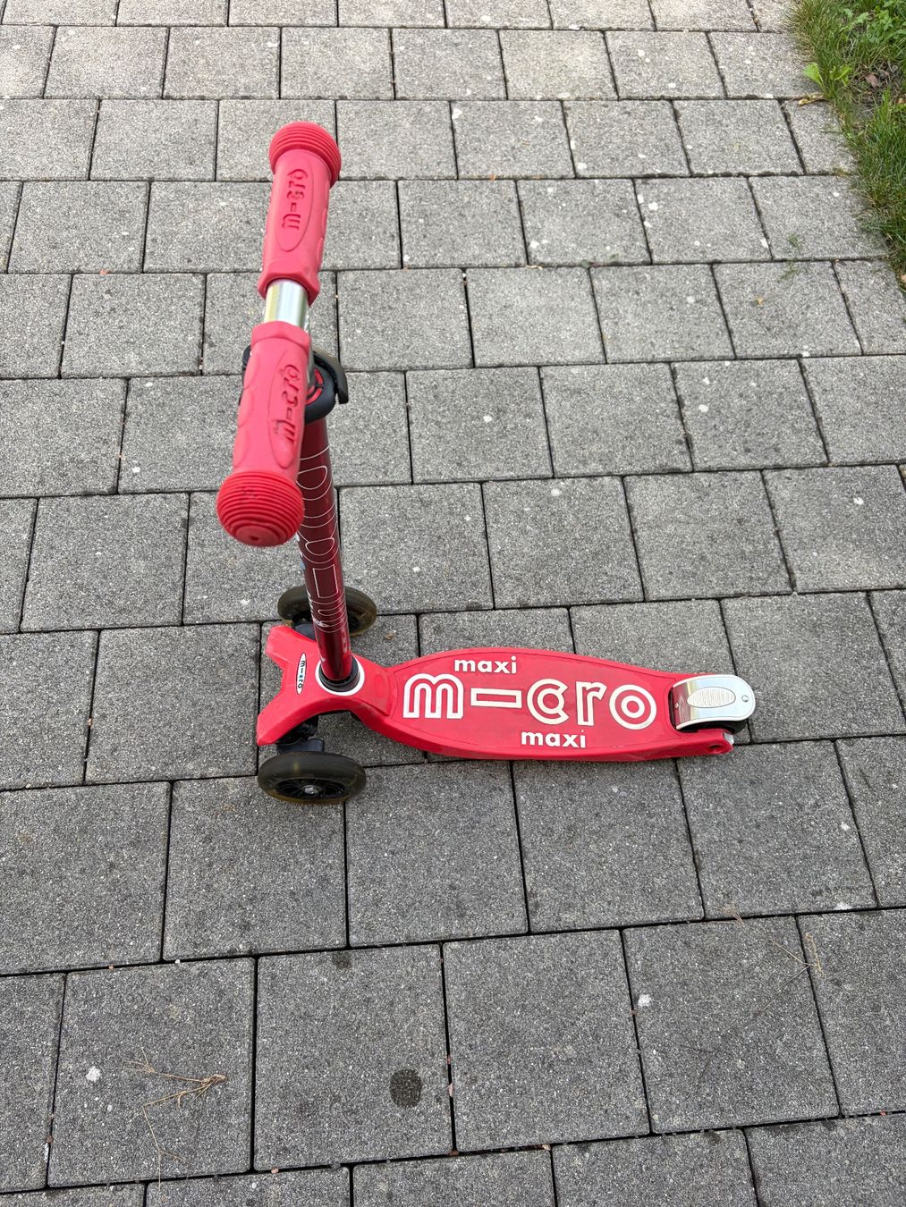 Micro Kickboard: Micro Scooter Maxi mit Blinkräder – Usato da Altstätten SG venduto da upso