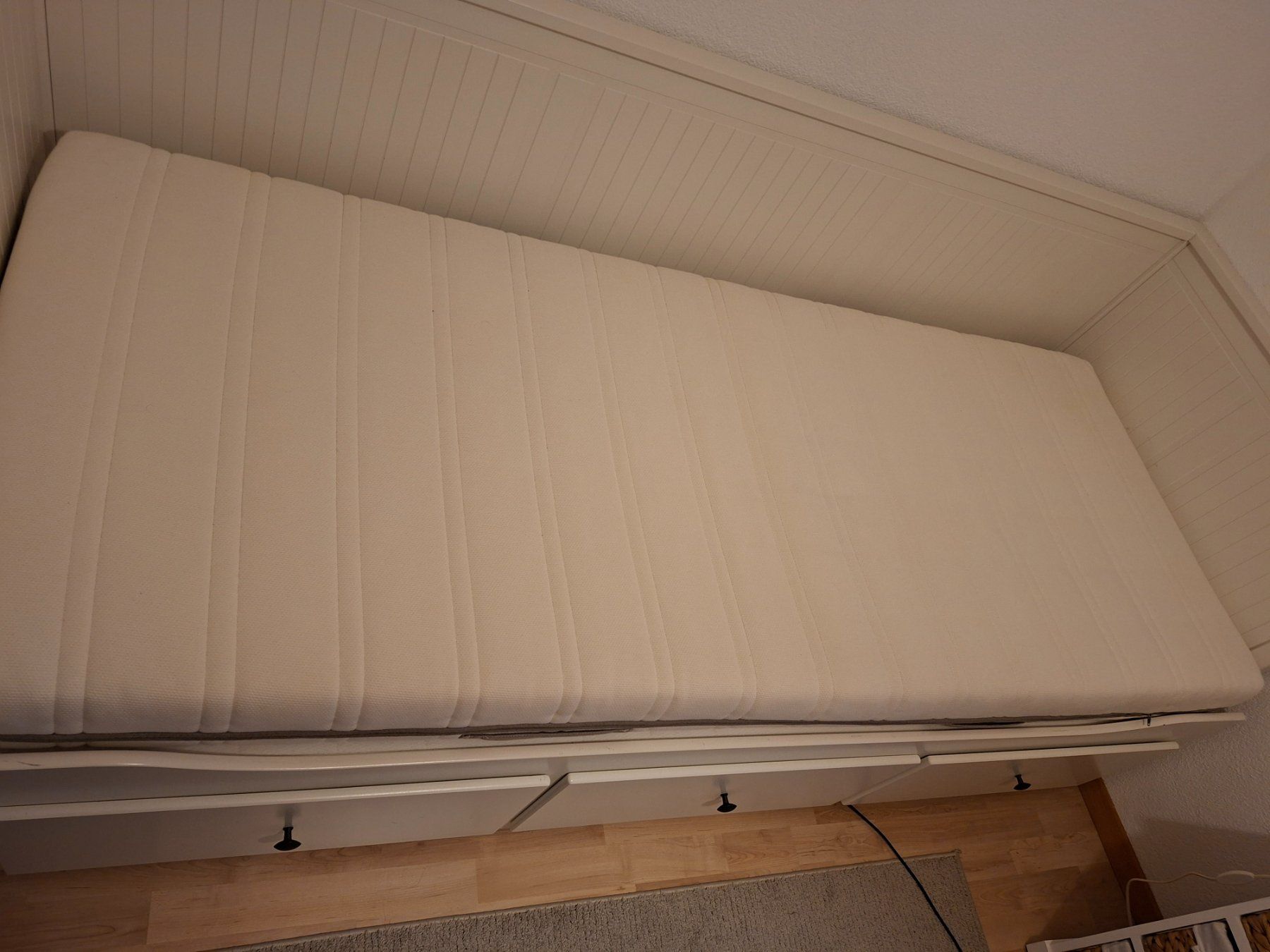 Ikea Letti: Hemnes Bett ausziehbar – Usato da Wolfhalden venduto da papa03 1