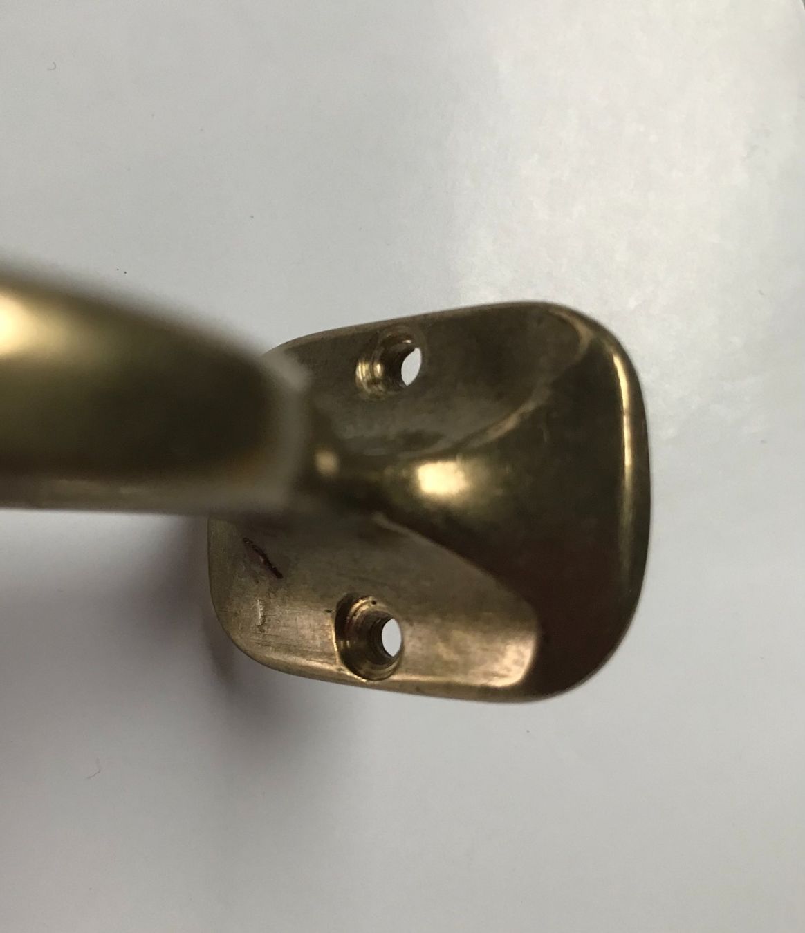 Eisenwaren: 4 Kleider Haken messing (alt) – Gebraucht aus Wichtrach von pyenest 1