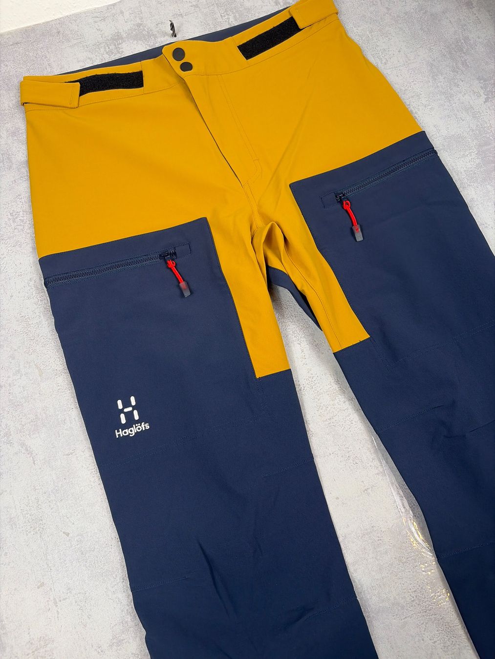 Haglöfs Pantaloni: HAGLÖFS Roc Sight Softshell Pant Men Orange et bleu - 48 – Nuovo e nell'imballaggio originale da Hauterive NE venduto da Leo_o 2