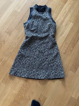 Kleid elegant von Karen Millen Kleid Gr. 38 Tweedoptik Büro