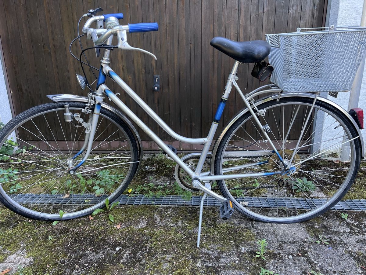 Vélos: Damenfahrrad, Velo – D'occasion à Glattfelden par Ak_5bL