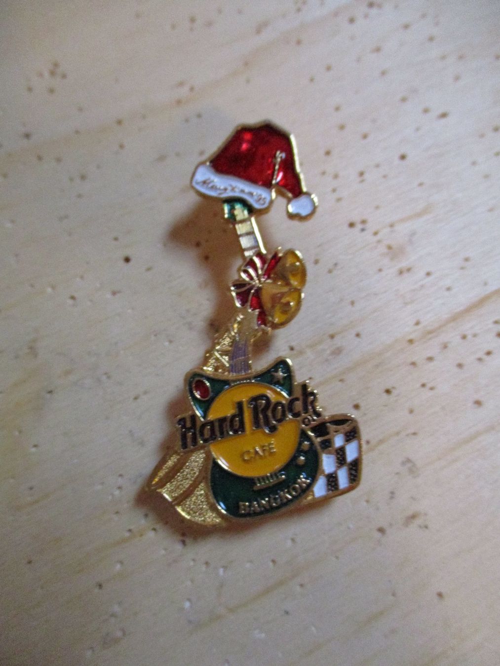 Hard Rock Cafe Plaketten & Abzeichen: Hard Rock Cafe Bangkok Pin – Neu (gemäss Beschreibung) aus Felsberg von sanwill