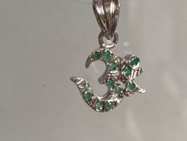 OM Silberanhänger mit echtem Smaragd | 925 Sterling
