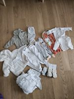 kleiderpaket Newborn 50-56 mit neuen Sockenpack