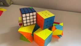 Viele Rubiks Cubes
