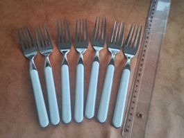 7 Gabeln mit weissem Griff Edelstahl, 19cm, Migros ?