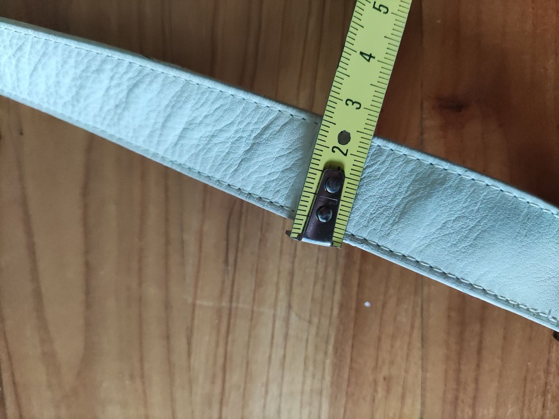 Aigner Gürtel: Damen Leder Gürtel Aigner weiss – Gebraucht aus Solothurn von Csw1 4