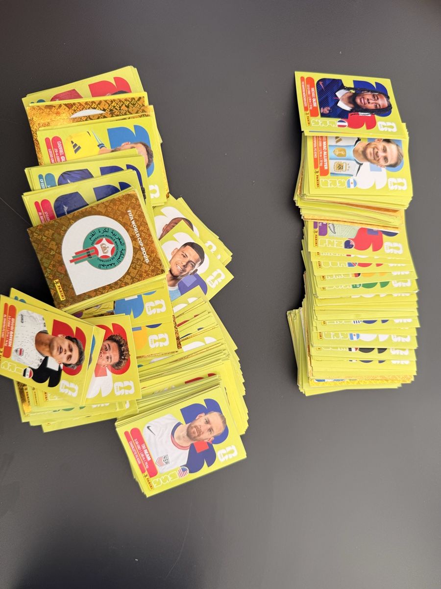 Panini Carte collezionabili: Énorme lot de panini Fifa 2026 – Nuovo (secondo la descrizione) da Vouvry venduto da Inwatch 1