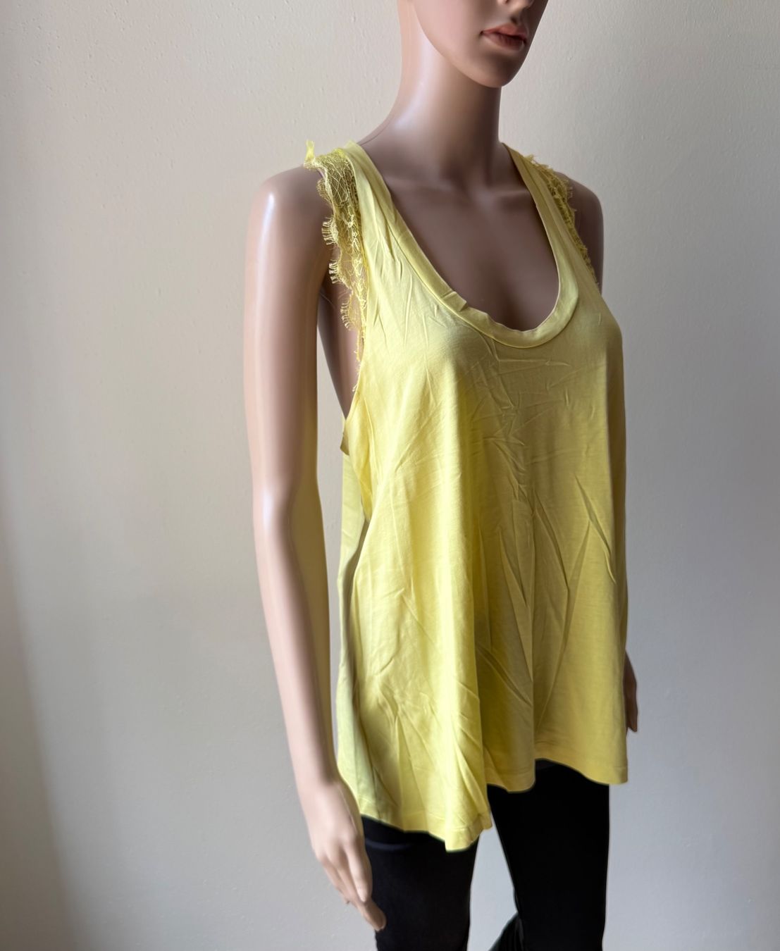 Pinko Tops: PINKO Top mit Spitzendetails 💛 – Gebraucht aus Zürich von ClosetQueen 3