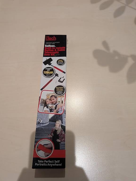 Staffe: New iTech Selfie Stick with Remote Button - Extends to 108cm – Nuovo e nell'imballaggio originale da Pfäffikon SZ venduto da mag_q79n