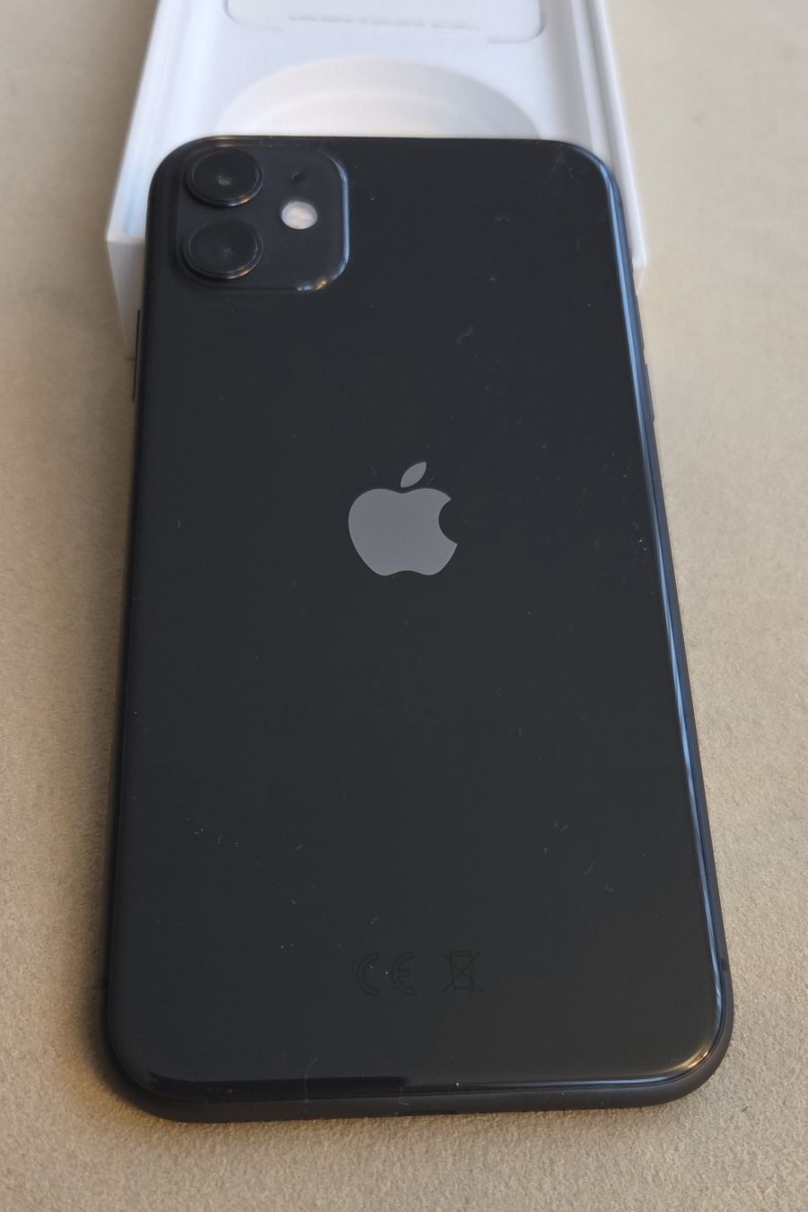 Apple Handys / Smartphones: iPhone 11 64GB Black – Gebraucht aus Eglisau von tour-divoir 2