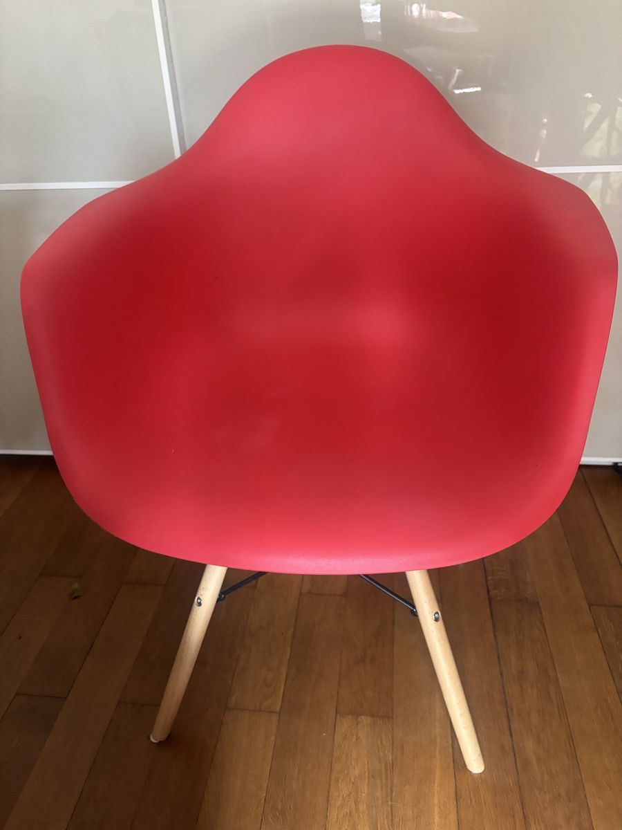 Stühle: 2 Schalenstühle Vitra Imitate – Gebraucht aus Basel von lkl_5l2h 4