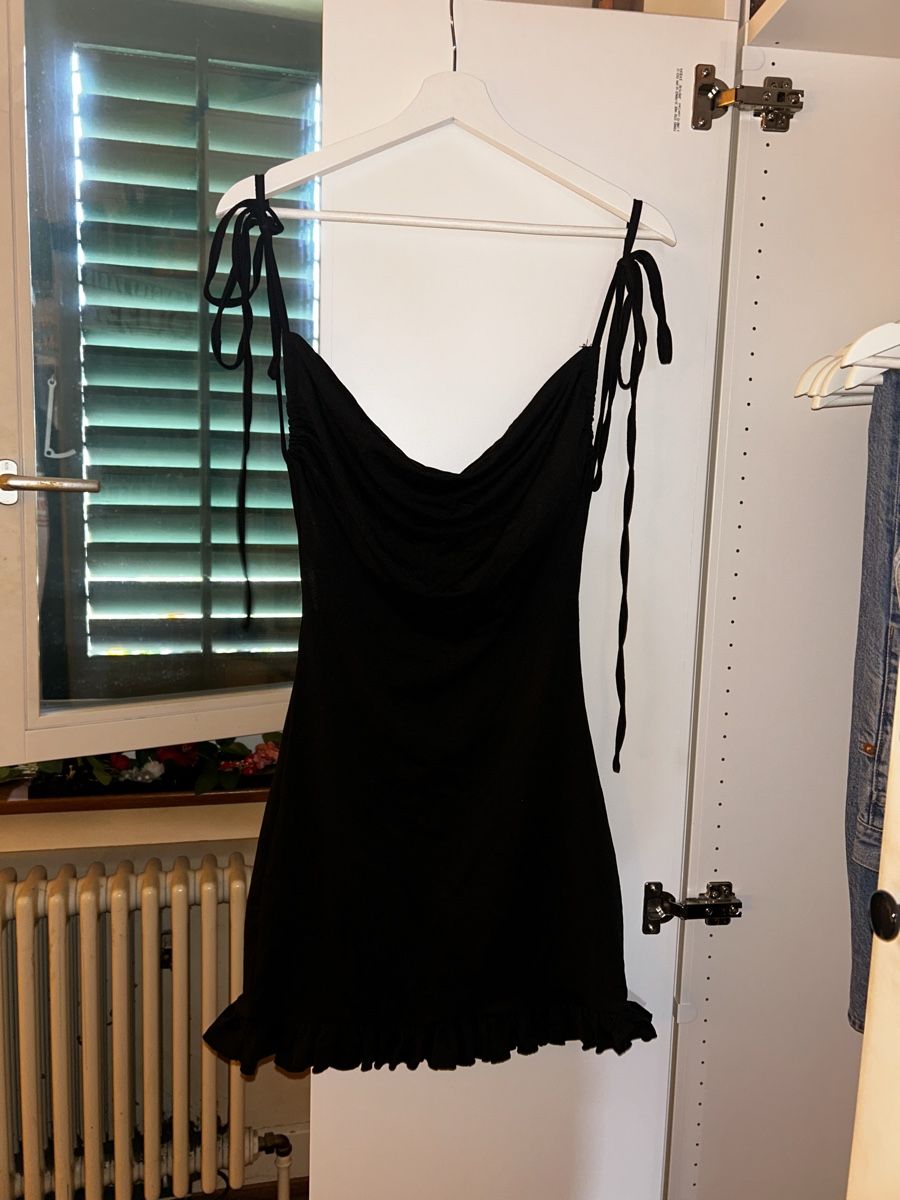 Kleider: Backless dress – Neu (gemäss Beschreibung) aus Pfäffikon ZH von Proganeer